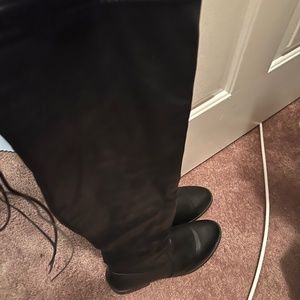 Black knee boots